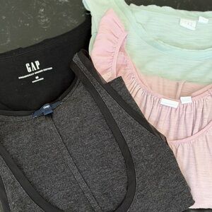 GAP Women's Tanks & Tees Bundle size Medium